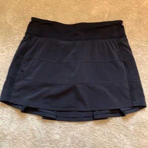 Lululemon Black Athletica Tall 6